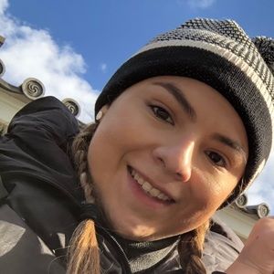 Meet your Posher, Stephanie